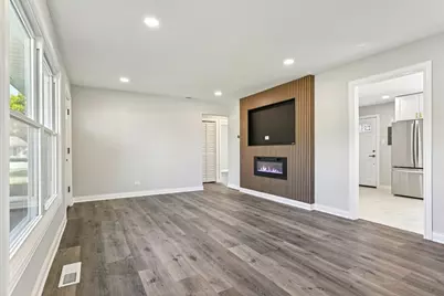 275 Blackhawk Drive, Park Forest, IL 60466 - Photo 9