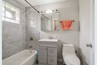 2614 W Morse Avenue, Chicago, IL 60645 - Photo 7