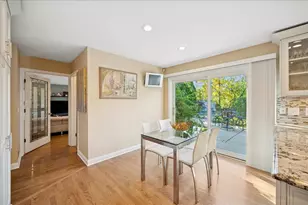 2130 Magnolia Ln, Highland Park, IL 60035 - Photo 9