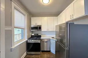 1251 W Rosemont Ave, Chicago, IL 60660 - Photo 3