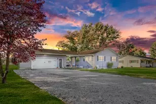 407 S Washington St, Sidney, IL 61877 - Photo 3