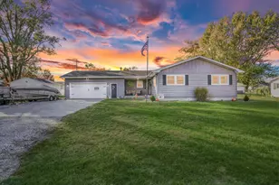 407 S Washington St, Sidney, IL 61877 - Photo 3