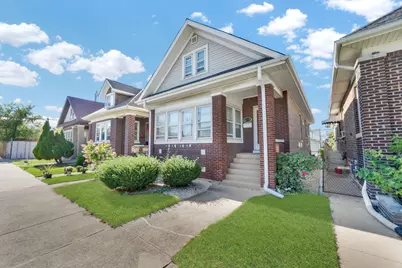 6238 S Massasoit Avenue #2, Chicago, IL 60638 - Photo 1