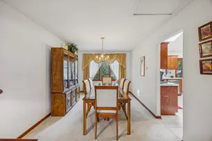 5524 Christopher Dr, Oak Forest, IL 60452 - Photo 5