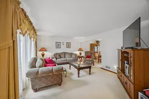 5524 Christopher Dr, Oak Forest, IL 60452 - Photo 3