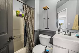 602 S Rosehall Ln, Round Lake, IL 60073 - Photo 13