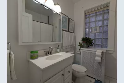 6734 N Campbell Avenue, Chicago, IL 60645 - Photo 11