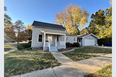 352 S Vermillion Street, Paxton, IL 60957 - Photo 1