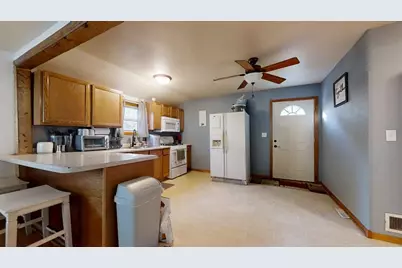 352 S Vermillion Street, Paxton, IL 60957 - Photo 7