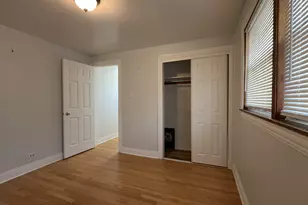 9013 S Kingston Ave, Chicago, IL 60617 - Photo 7