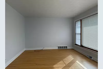 9013 S Kingston Avenue, Chicago, IL 60617 - Photo 3