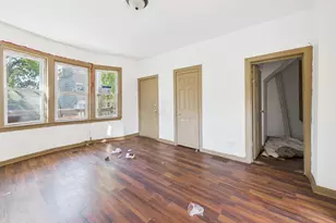 8709 S Escanaba Ave, Chicago, IL 60617 - Photo 3