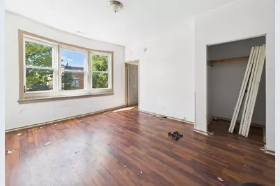 8709 S Escanaba Avenue, Chicago, IL 60617 - Photo 11