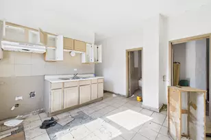 8709 S Escanaba Ave, Chicago, IL 60617 - Photo 15