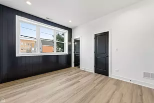 3900 S Lake Park Ave, Chicago, IL 60653 - Photo 17