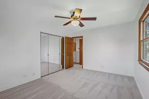 1323 S Roselle Rd, Schaumburg, IL 60193 - Photo 27