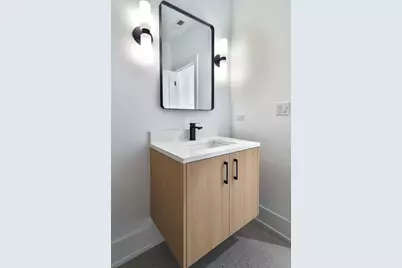 1907 W Wolfram Street, Chicago, IL 60657 - Photo 31