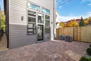 1907 W Wolfram St, Chicago, IL 60657 - Photo 9