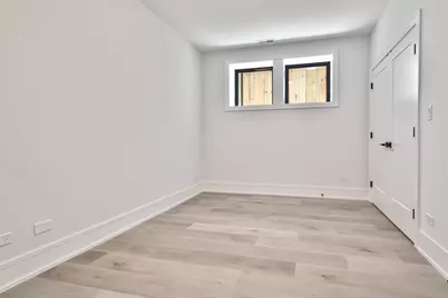 1907 W Wolfram Street, Chicago, IL 60657 - Photo 35