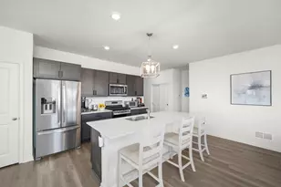 1071 Williamsburg St, Pingree Grove, IL 60140 - Photo 7