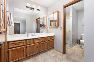 1386 Old Dominion Ct, Naperville, IL 60540 - Photo 17