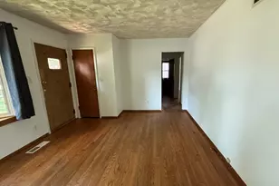 29 N Roslyn Rd, Westmont, IL 60559 - Photo 3