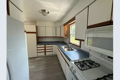 29 N Roslyn Road, Westmont, IL 60559 - Photo 5