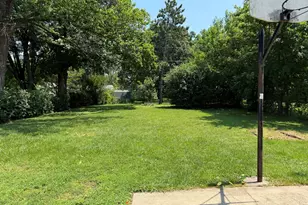 29 N Roslyn Rd, Westmont, IL 60559 - Photo 11