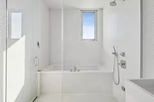 2054 W Grand Ave, Chicago, IL 60612 - Photo 15