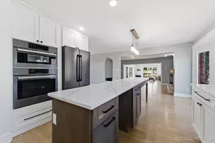 980 Persimmon Ct, Saint Charles, IL 60174 - Photo 9