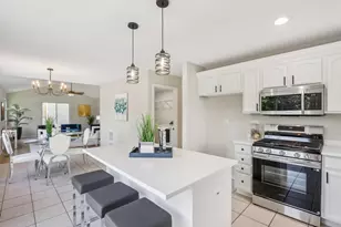 2060 Lyndhurst Ln, Aurora, IL 60503 - Photo 11