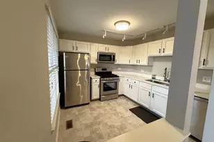 1978 Gary Ct, Schaumburg, IL 60193 - Photo 5