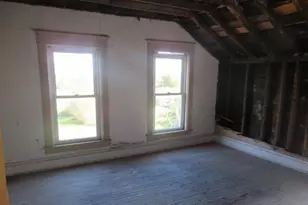 32300 White St, Kirkland, IL 60146 - Photo 11