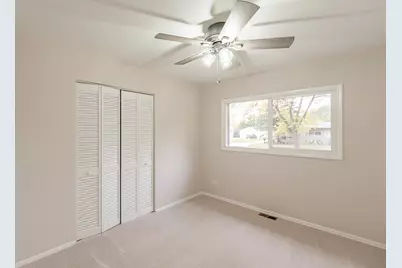 418 Tanglewood Drive, Streamwood, IL 60107 - Photo 7