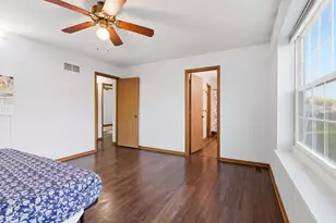 1297 Woodlake Dr, Carol Stream, IL 60188 - Photo 25