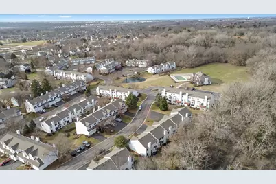 144 Spring Court N, Carpentersville, IL 60110 - Photo 31