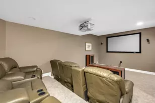 817 Lakeview Ln, Burr Ridge, IL 60527 - Photo 55