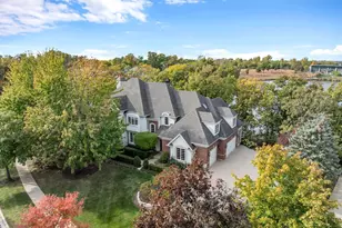 817 Lakeview Ln, Burr Ridge, IL 60527 - Photo 3