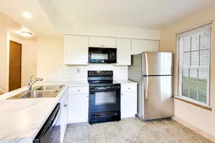 691 Wakefield Rd, Gurnee, IL 60031 - Photo 9