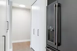 501 N Clinton St, Chicago, IL 60654 - Photo 11