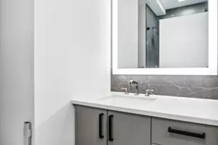 501 N Clinton St, Chicago, IL 60654 - Photo 23