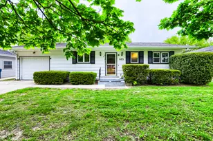 405 Baldwin Ave, Waukegan, IL 60085 - Photo 1