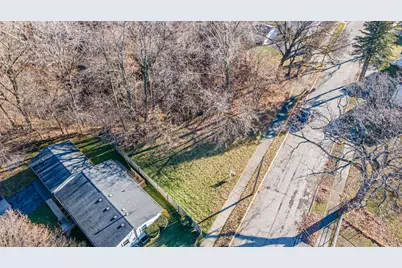 305 Besley Place, Waukegan, IL 60085 - Photo 5