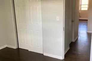 2420 W Berwyn Ave, Chicago, IL 60625 - Photo 5