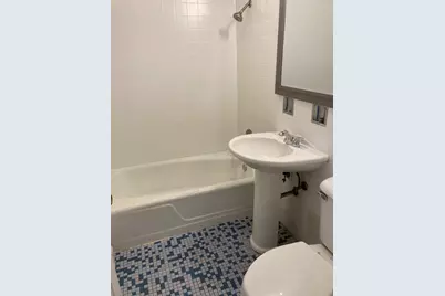 2420 W Berwyn Avenue #304, Chicago, IL 60625 - Photo 9