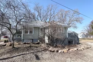 102 E Lincoln St, Pesotum, IL 61863 - Photo 3