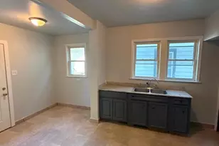 1218 S State Ave, Freeport, IL 61032 - Photo 7