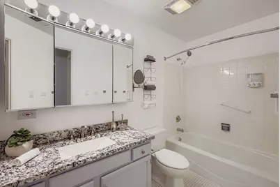 707 W Central Road #A6, Mount Prospect, IL 60056 - Photo 11