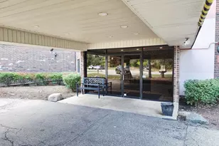 1026 Castilian Ct, Glenview, IL 60025 - Photo 3