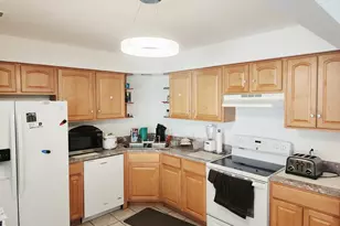 1026 Castilian Ct, Glenview, IL 60025 - Photo 7